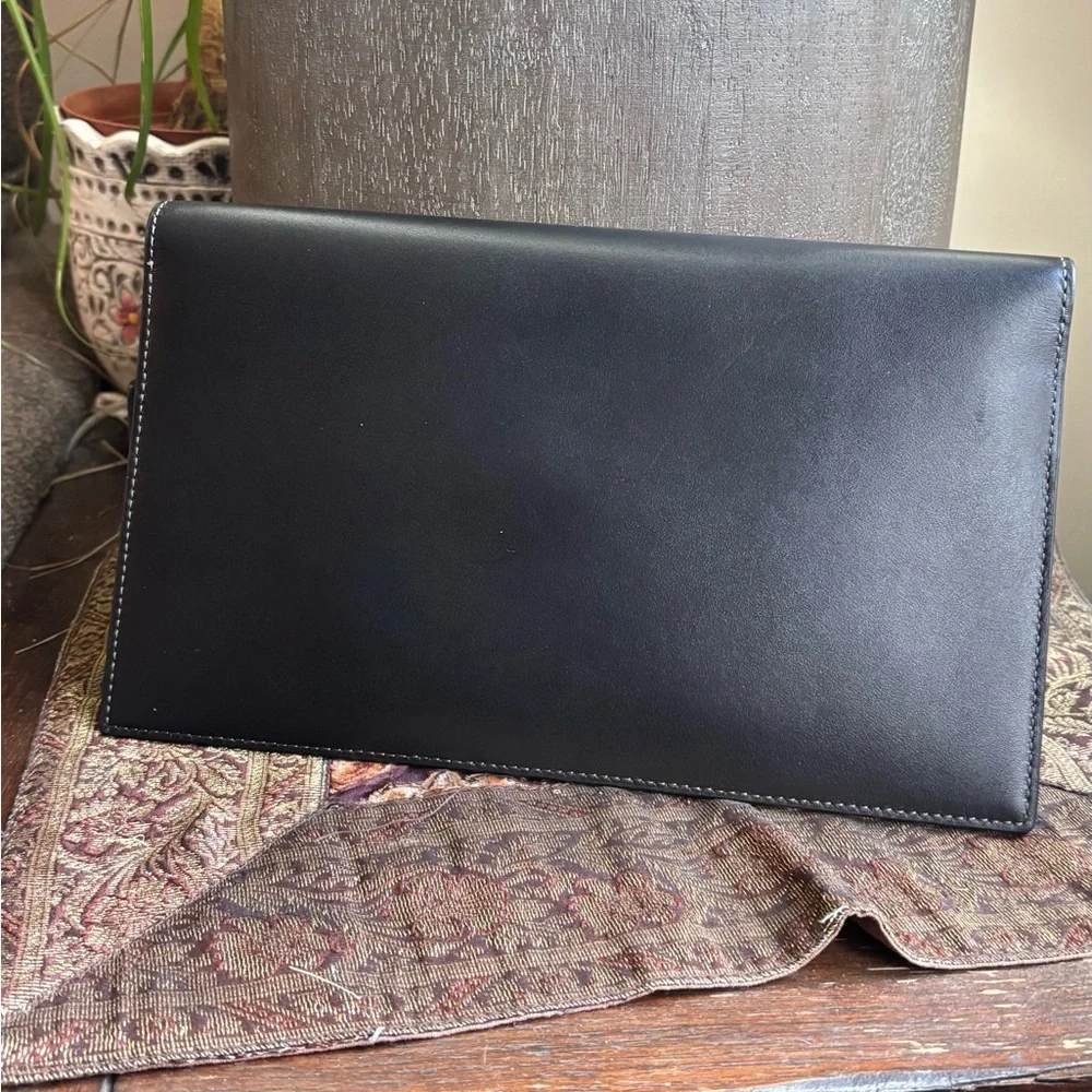 Authentic Coach 1941 black Leather flap magnetic closure Clutch/Crossbody - Picture 4 of 11